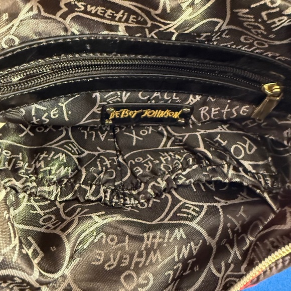 Betsey Johnson Skull and Roses Rockabilly Pin Up Punk Goth Crossbody Bag - Picture 6 of 8